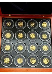 Кутия за Монети с 16 гнезда с диаметър 30 мм